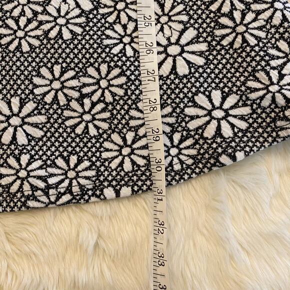 Topshop White Black Daisy Floral Print Skater Dress 4 - Picture 6 of 10
